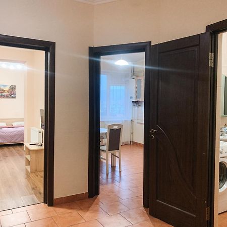 Apartments Domovik Parkaniya, 2A Мукачево Экстерьер фото