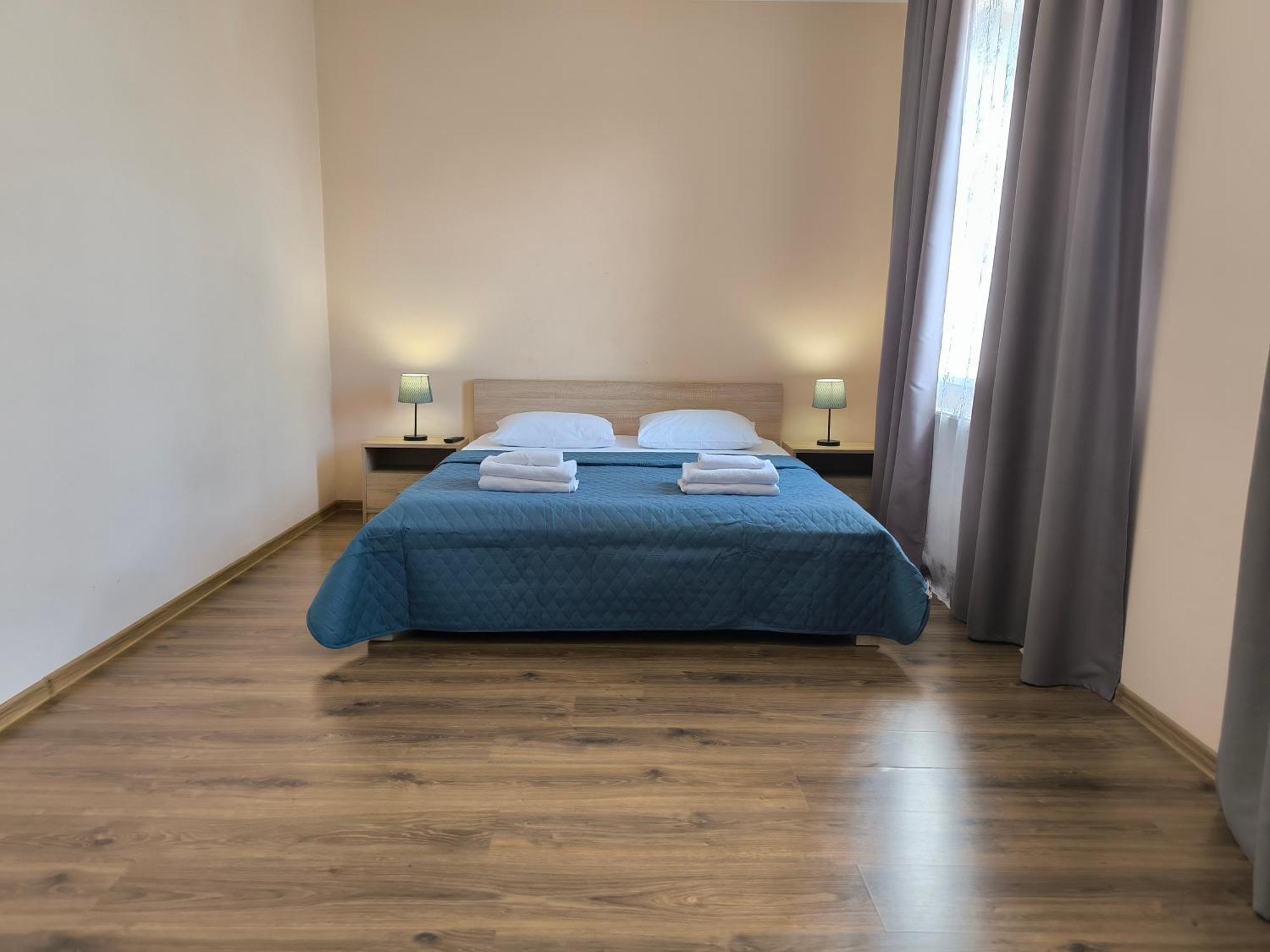 Apartments Domovik Parkaniya, 2A Мукачево Экстерьер фото